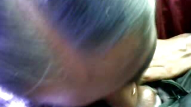 Oncle baise futai video gratis à tour de rôle avec deux jeunes hommes.