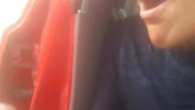 Rousse saituri cu filme porno gratis travaille habilement avec sa bouche jusqu'à éjaculation.