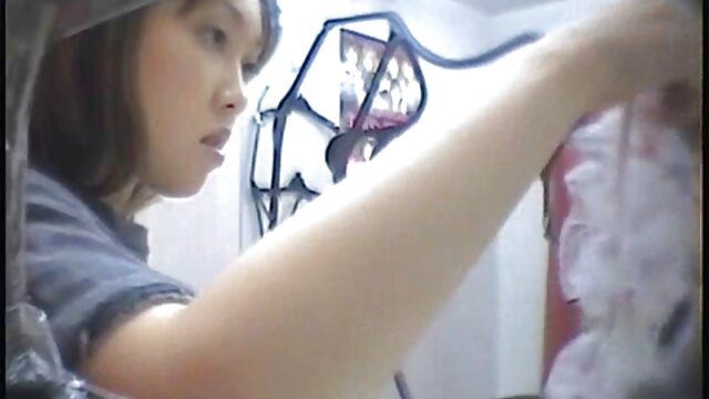 La brune a des relations sexuelles filme prono gratuite anales avec un chauve.