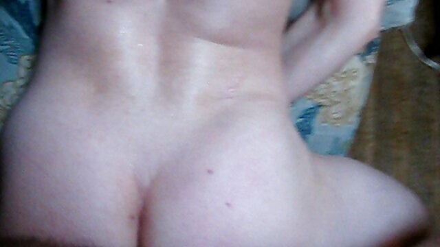 Femme thaïlandaise a des relations sexuelles sur porn gratuit hd le lit.