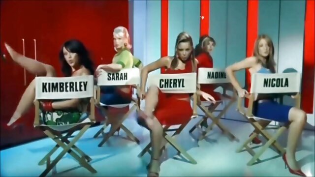 Alisha télécharger porno hd gratuit Fox se donne à l'artiste.