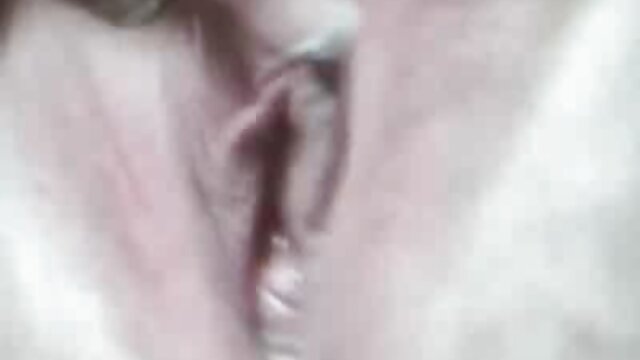 L'athlète est remis à pornohd gratuit l'entraîneur dans le gymnase.