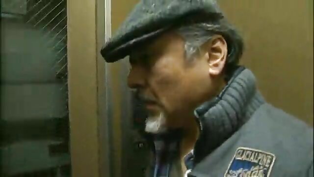 Sexe avec filme porno online gratuite une jeune femme en collants.