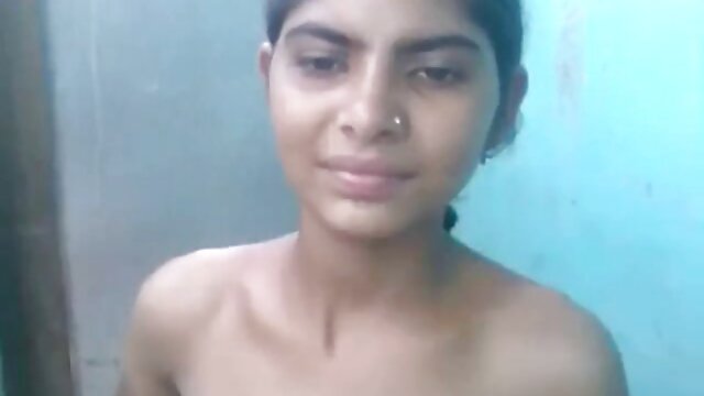 Une fille timide avec des lunettes baise avec un sex video gratuit hd voisin.