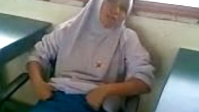 Baise une femme tukif video hd arabe dans une burqa.