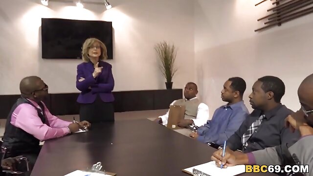 Milena Velba porno hd francais gratuit secoue les tampons.