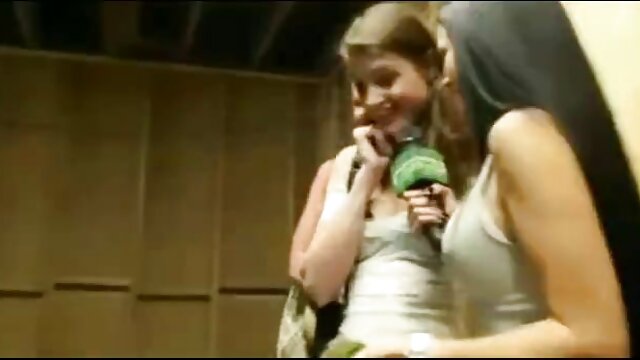 Il a fait sauter le video hd sexe gratuit Russe dans le cul.