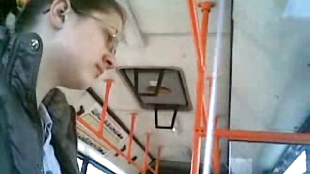 La secrétaire hd sex gratuit a sucé la bite du patron.