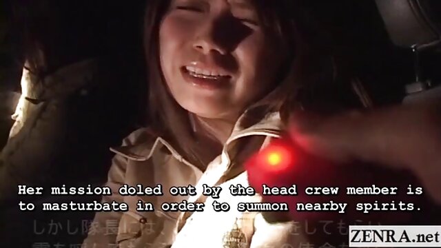 L'homme à lunettes combat une femme filme xxx free online plus âgée.