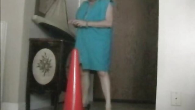 Blonde en bas lèche la chatte. filme porno hd free