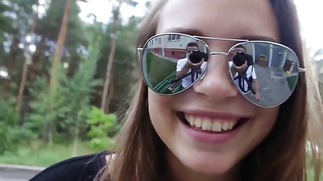 La belle-mère prend une bite dans porno francais gratuit hd la bouche de son beau-fils.