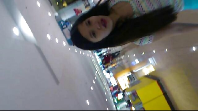 Le jeune homme a arraché sa film francais porno hd propre tante sur le canapé.